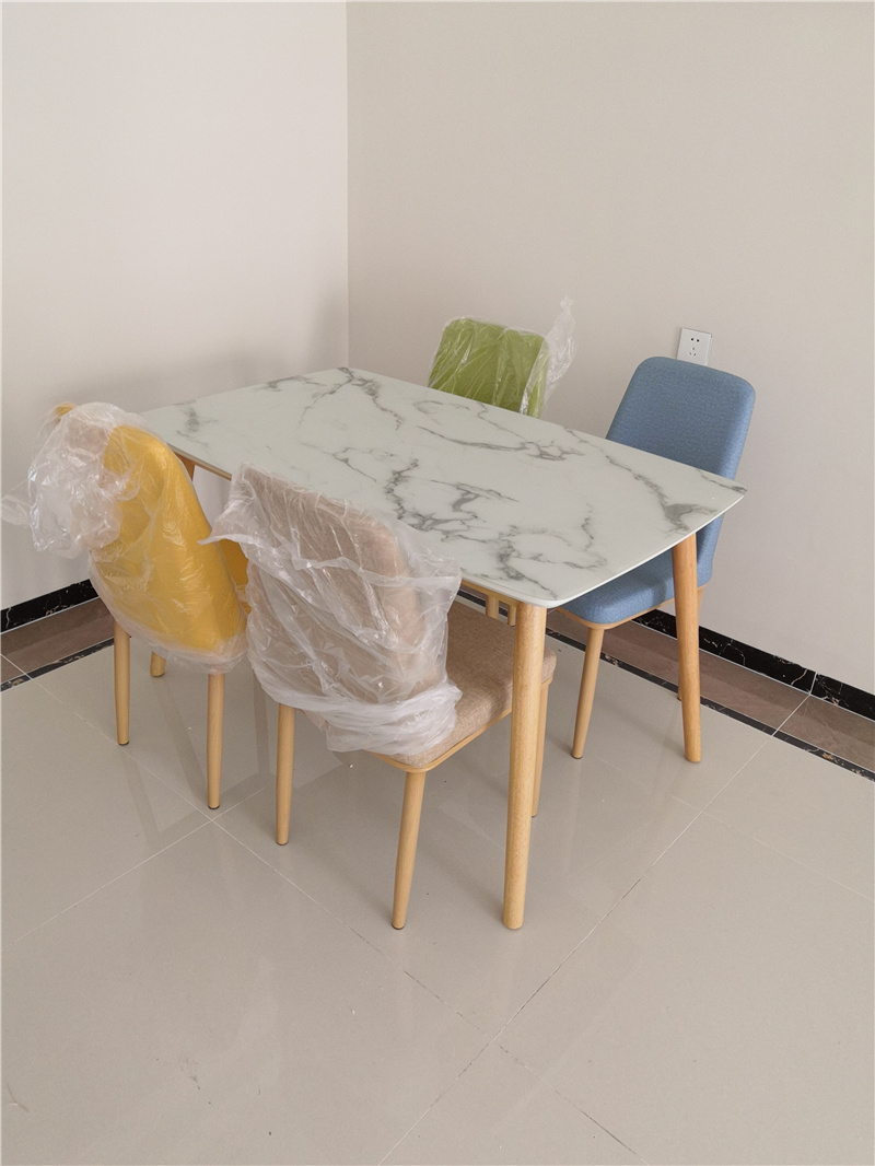 现代款餐桌椅